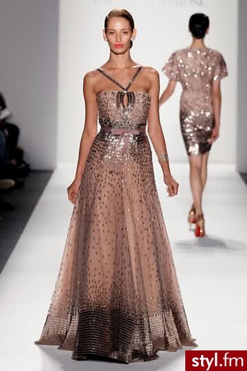 Sukienki Moda