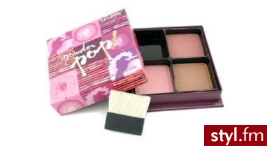 Paleta najpopularniejszych pudrów kultowej marki
Benefit. W zestawie znajduje się brązujący Hoola, rozświetlający Dallas i przebojowy od lat  Dandelion. Cena: 44,50 zł, koszty przesyłki pokrywa sprzedawca. Kupisz w Strawberrynet. - Misz-masz