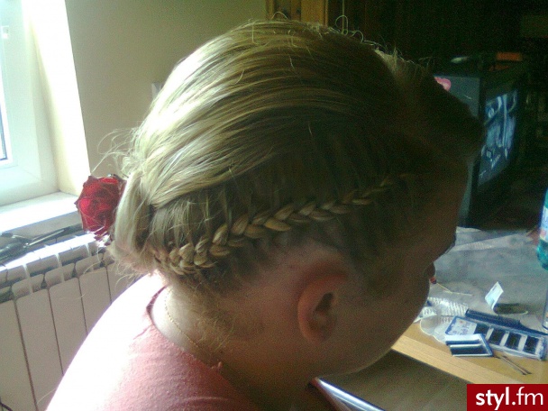 Blond Upięcie Kręcone Wieczorowe Średnie Fryzury