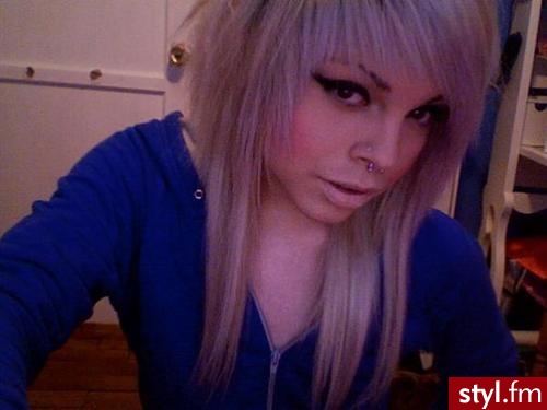 Izzy Hilton - EMO Alternatywne Średnie Fryzury