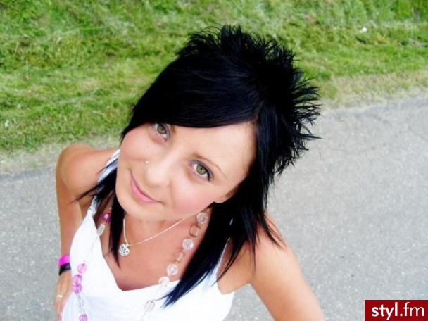 :) - EMO Alternatywne Średnie Fryzury