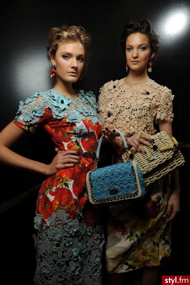 Sukienki Moda