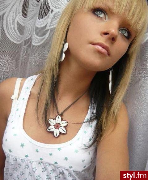 Średnie Fryzury