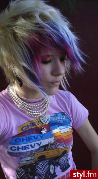 to nie moja fotka ^^ jeżeli to zdjecie znajduje sie juz w galerii prosze napisac, to usune xd - EMO Alternatywne Średnie Fryzury