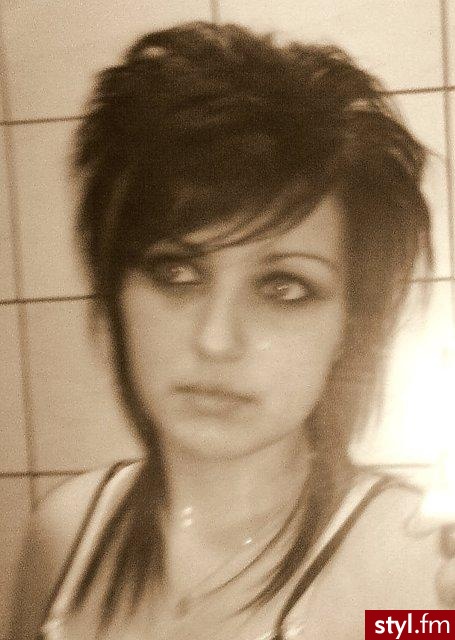 :) - EMO Alternatywne Średnie Fryzury