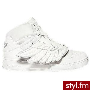 Buty firmy : adidas ;D ceny nie znam .. ale jesli wazne  moge poszukac :) - Pozostałe Buty Moda