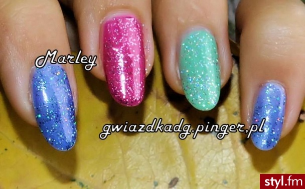 Glitter nails - Migdałki Naturalne Paznokcie