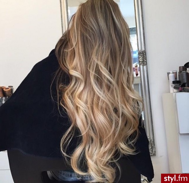 Blond Rozpuszczone Kręcone Na co dzień Długie Fryzury