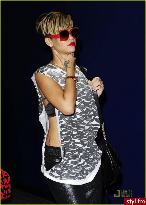 Rihanna<3 - Moda uliczna Inne Moda
