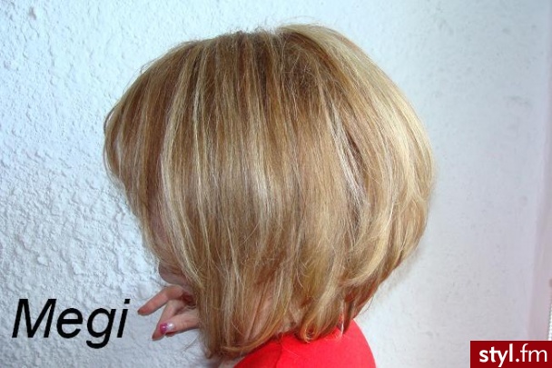 mojej mamy już po obcięciu i z delikatnymi pasemkami blond i brąz(moje wykonanie) - Krótkie Fryzury