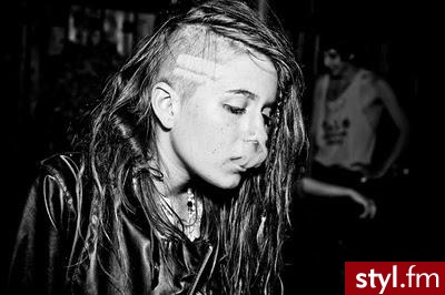 xoxo - Punk Rock Alternatywne Średnie Fryzury