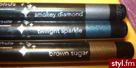 glimmersticks diamonds konturówka avon.
Długo się utrzym. i ładnie blyszczą. - Misz-masz