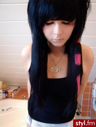 (\",) - EMO Alternatywne Średnie Fryzury
