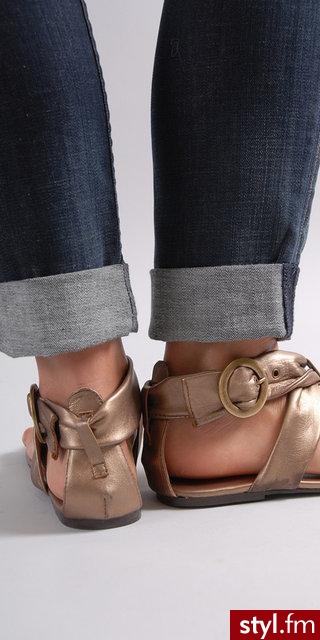 buty. Dizzie
Jeżeli już jest proszę o link - Pozostałe Buty Moda