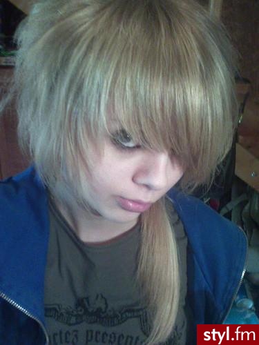 fryzura emo - Blond EMO Alternatywne Średnie Fryzury