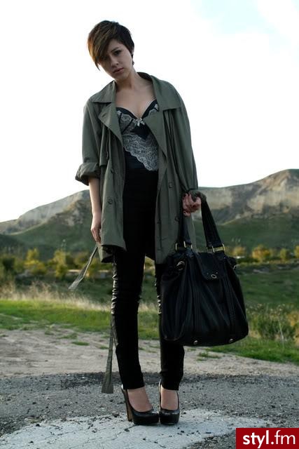 Jeżeli zdjęcie znajduje się już w galerii poproszę o link - Moda uliczna Inne Moda