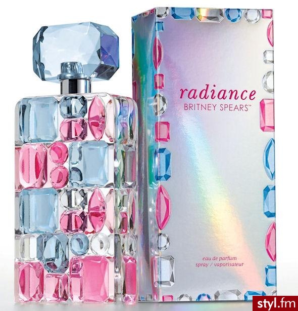 Britney Spears - Radiance.. Jesienią 2010 ukaże się nowy zapach Britney Spears - Radiance.Perfumy będą sprzedawane w dwóch objętościach: 50ml za 63$ i 100ml za 78$. Ciekawe jak pachną bo flakon mają cudowny te perfumy ;) - Misz-masz