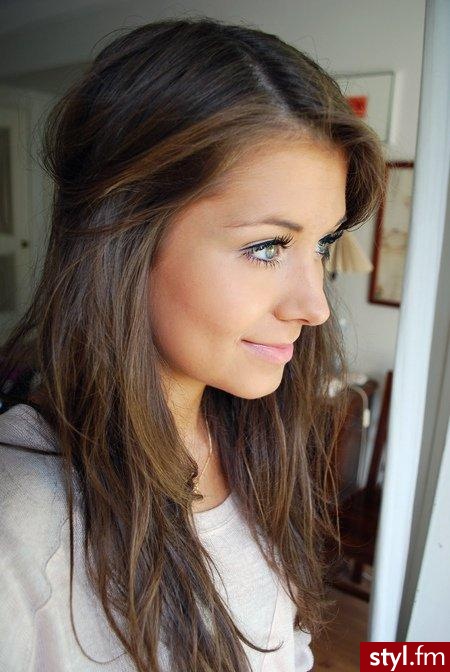 Średnie Fryzury