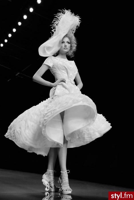 Sukienki Moda