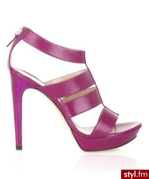 baaardzo fajne sandałki od firmy Fendi :) ;] Buty kupić można w internetowym sklepie Net-a-Porter. Kosztują 450 euro. - Pozostałe Buty Moda