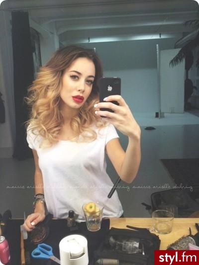 Blond Rozpuszczone Kręcone Na co dzień Średnie Fryzury