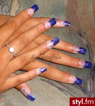 atramentowe pazurki. źródło : http://nailsofdreams.blog.onet.pl/ - Paznokcie