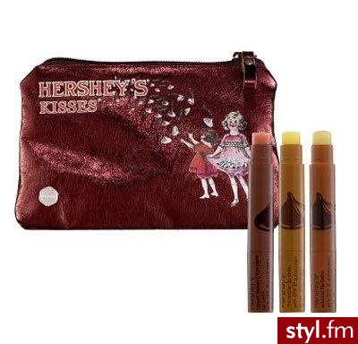 Hershey's Kisses - zestaw 3 pomadek do ust o smakach: migdała, czekolady i miodu + kosmetyczka. 
cena: 28$ - Gadżety Inne Moda