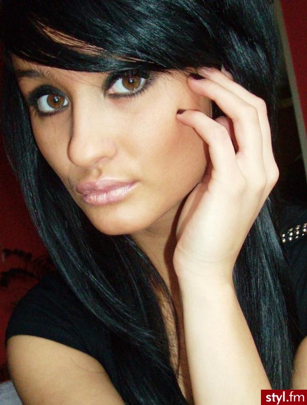 3 - Średnie Fryzury