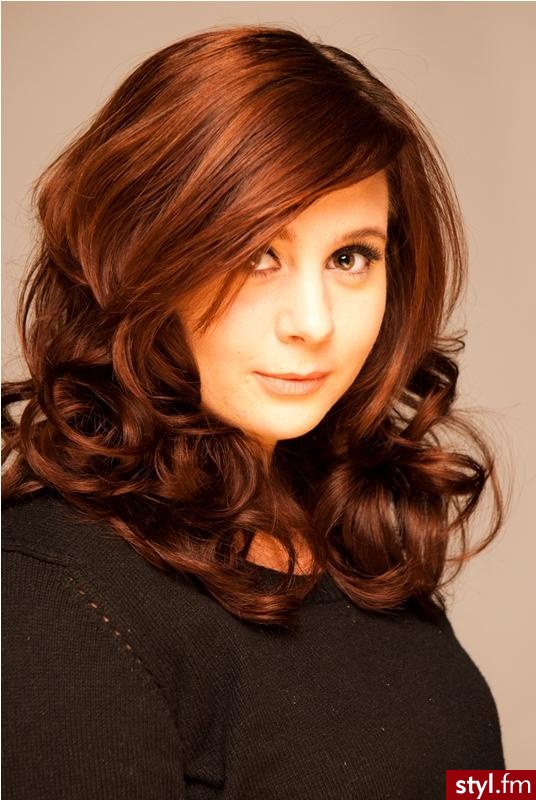 Średnie Fryzury