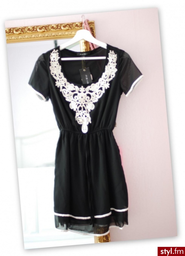 Sukienki Moda