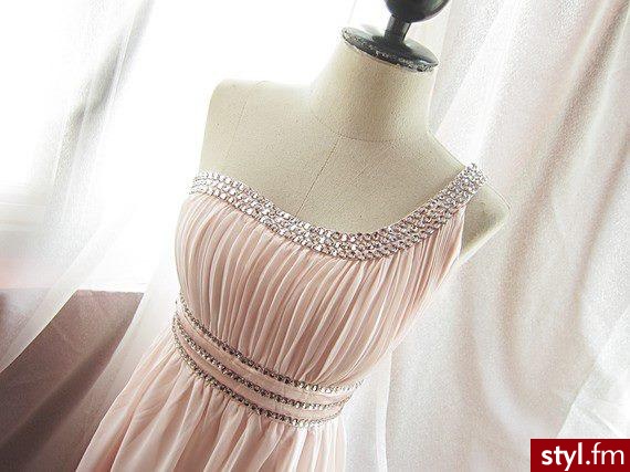 Sukienki Moda