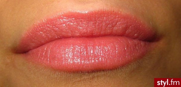inspiracja. Lips:
MAC Cremesheen in Creme Cup
NYX Megashine Gloss in Pink Frost - Makijaże