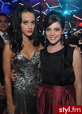 Katty Perry & Ashley Greene MTV 2009 - Pozostałe Ciuchy Moda