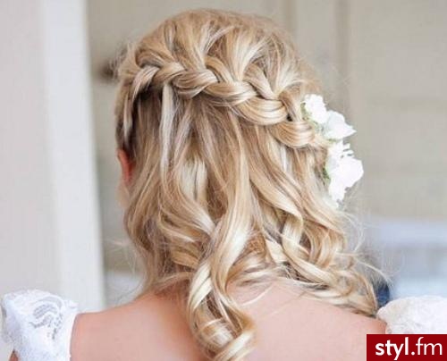 Blond Upięcie Kręcone Ślubne Średnie Fryzury