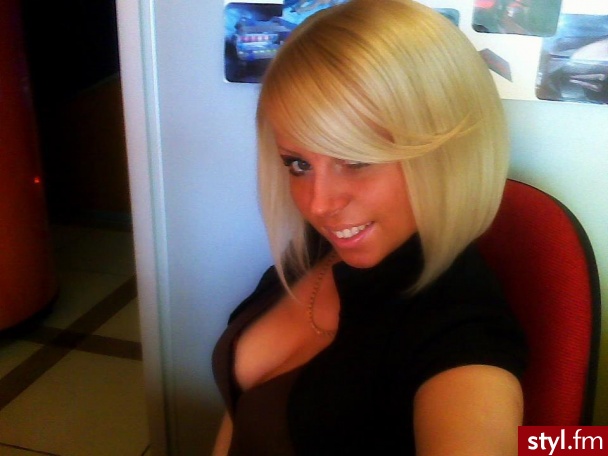 Blond Rozpuszczone Proste z grzywką Na co dzień Średnie Fryzury