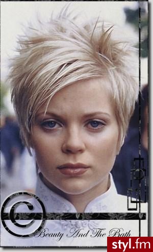 blond - Krótkie Fryzury