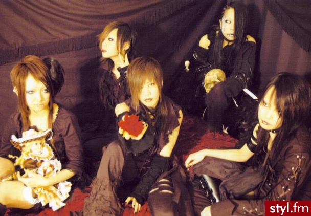 exist†trace. : ) Bardzo podoba mi sie ich styl - Moda uliczna Inne Moda