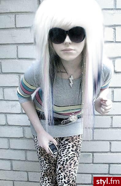 Jeśli zdjęcie już jest w galerii podaj link to usunę ;) - EMO Alternatywne Średnie Fryzury