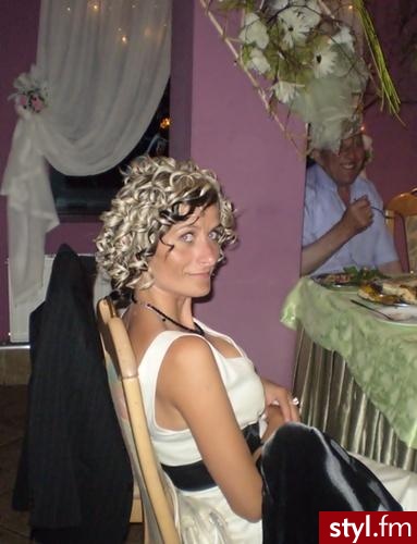 Ach ;) - Kręcone Na co dzień Średnie Fryzury