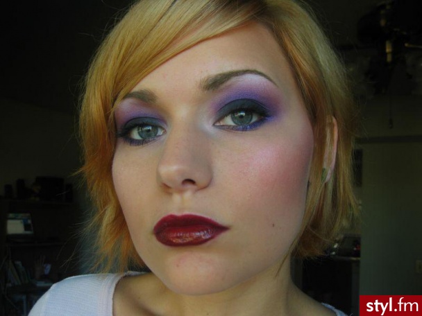makijaż. Lips:
NYX Currant lip liner
MAC Media, Russian Red
MAC Jampacked - Makijaże