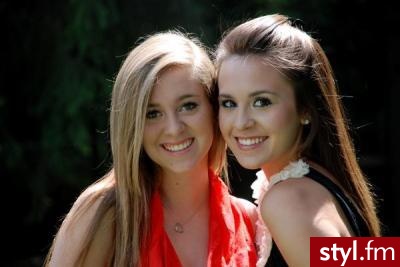 Megan and Liz-ladne dziewczyny, ladne wlosy i piekne glosy:) - Długie Fryzury