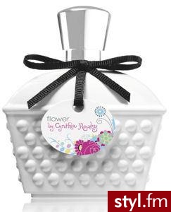 Flower by Cynthia Rowley 
Perfumki ślicznie pachnące i takie ...Kobiece specjalnie wyprodukowane dla avonu!!!

Osobiście je posiadam i polecam!!! - Misz-masz