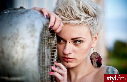 Blond Rozpuszczone Proste Na co dzień Krótkie Fryzury