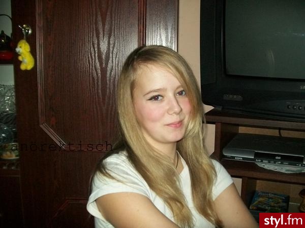 Marlena. nanananana kocham jej włosy przynajmniej nie sa zniszczone - Długie Fryzury