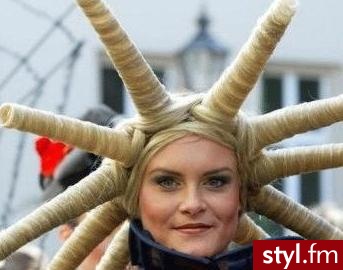 Wieczorowe Średnie Fryzury