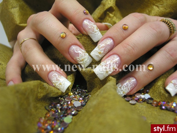Paznokcie wykonał instruktor NEW NAILS. SZKOŁA STYLIZACJI PAZNOKCI I SKLEP FIRMOWY NEW NAILS - - ul.Grzybowska 2/1, 00-131 Warszawa tel: +48 22 408 88 61 fax: +48 22 408 88 62 - - szkolenia@new-nails.com www.new-nails.com - Paznokcie