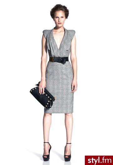 Pierwsza kolekcja Sarah Burton dla Alexandra McQueena. Pierwsza kolekcja Sarah Burton dla Alexandra McQueena - Pozostałe Ciuchy Moda