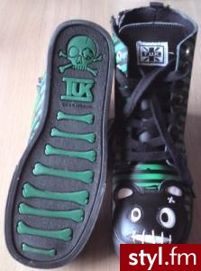 Butki. Trampki :) cena 220 zl. rozmiar 38... (nie naleza do mnie) jak ktos chce to moge podac link do aukcji. Mi sie strasznie podobaja XD - Pozostałe Buty Moda