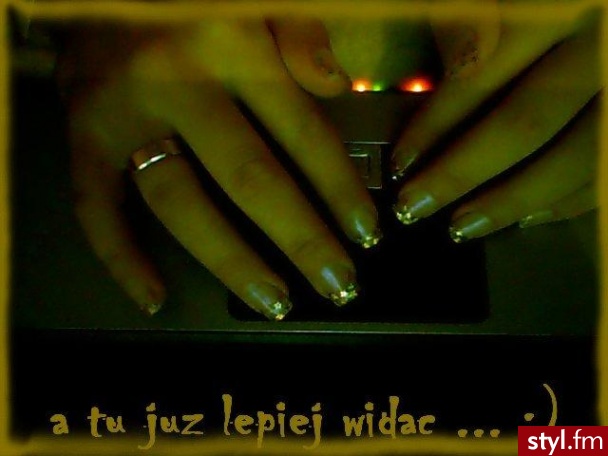 wtopione gwiazdki  :) - Paznokcie