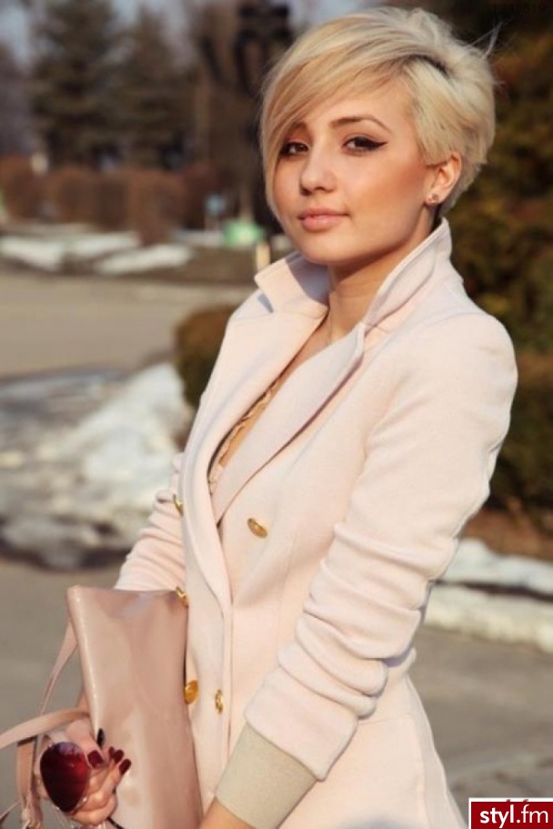 Wszelkie pytanie prosimy kierować pod poniższe adresy:
http://firma.likala.com/dofollow/
http://likala.com/kontakt/
https://www.facebook.com/DarmoweAutostrady
https://twitter.com/PUAPanda - Alternatywne Krótkie Fryzury